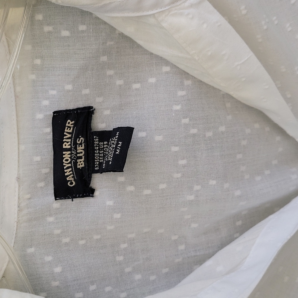 Flattering Embellished White 100% Cotton Button Down Blouse Size Medium - Picture 2 of 10